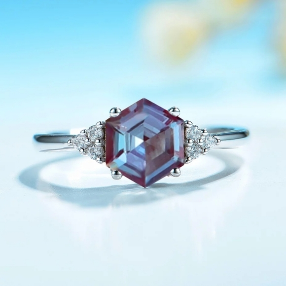 Boutique Jewelry - Alexandrite Ring S8